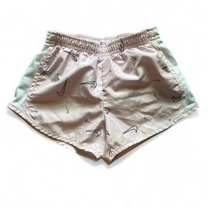Nike Shorts Size Girls 4-5 years